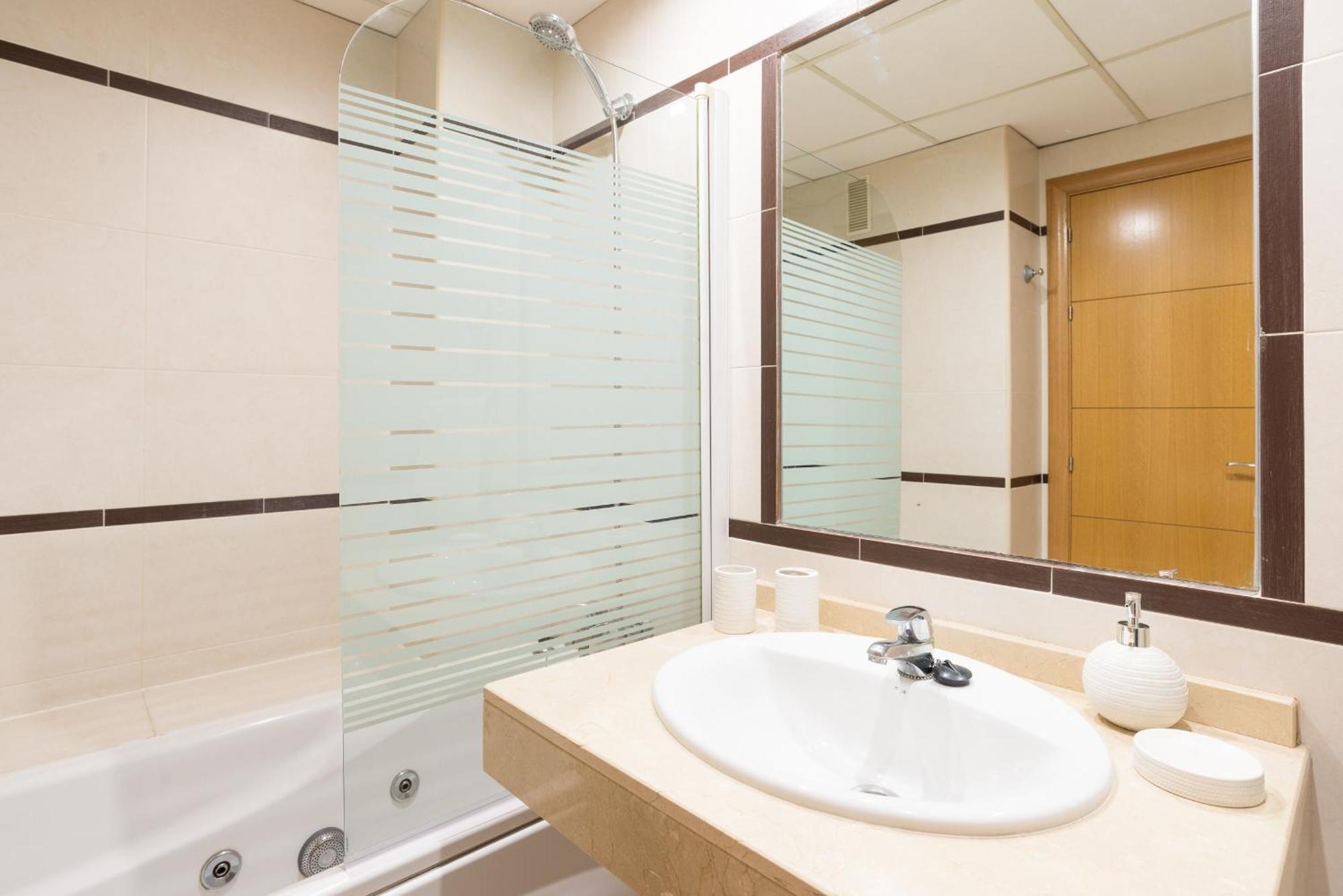 Hill With Terrace, Parking, Pool & Paddle Court Apartment
