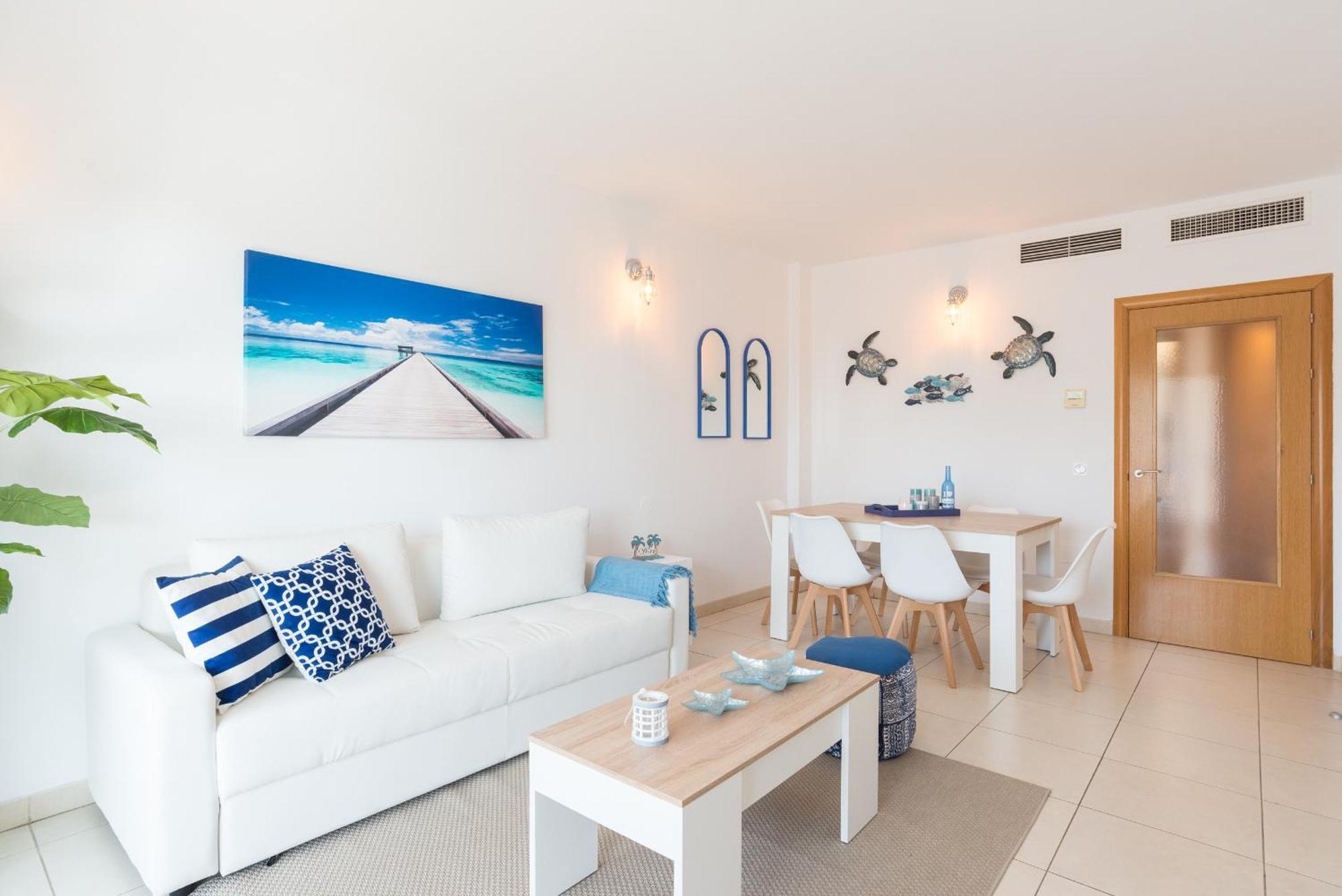 Hill With Terrace, Parking, Pool & Paddle Court Apartment Torremolinos