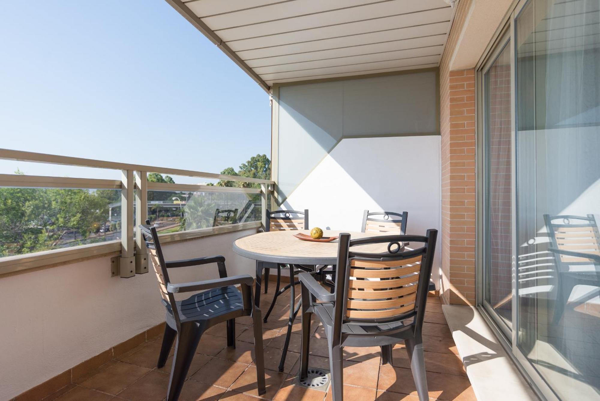 Apartment Hill With Terrace, Parking, Pool & Paddle Court Torremolinos