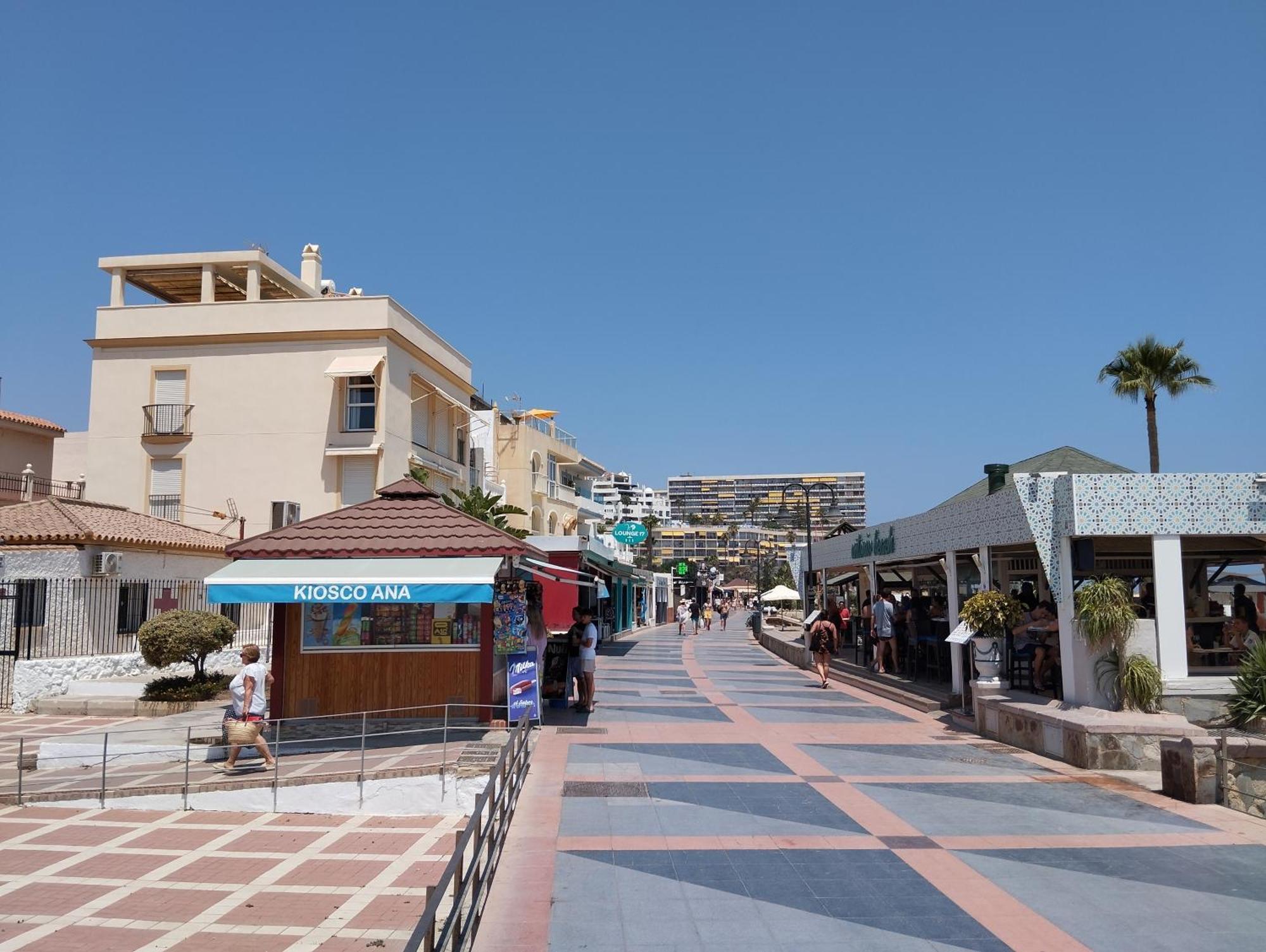 Apartamento Lidia Planta 1, La Carihuela 1ª Linea Playa, Vistas Mar, 1 Dormitorio, 52 M2, 1-3 Huesped, Amplio Balcon, Wifi *