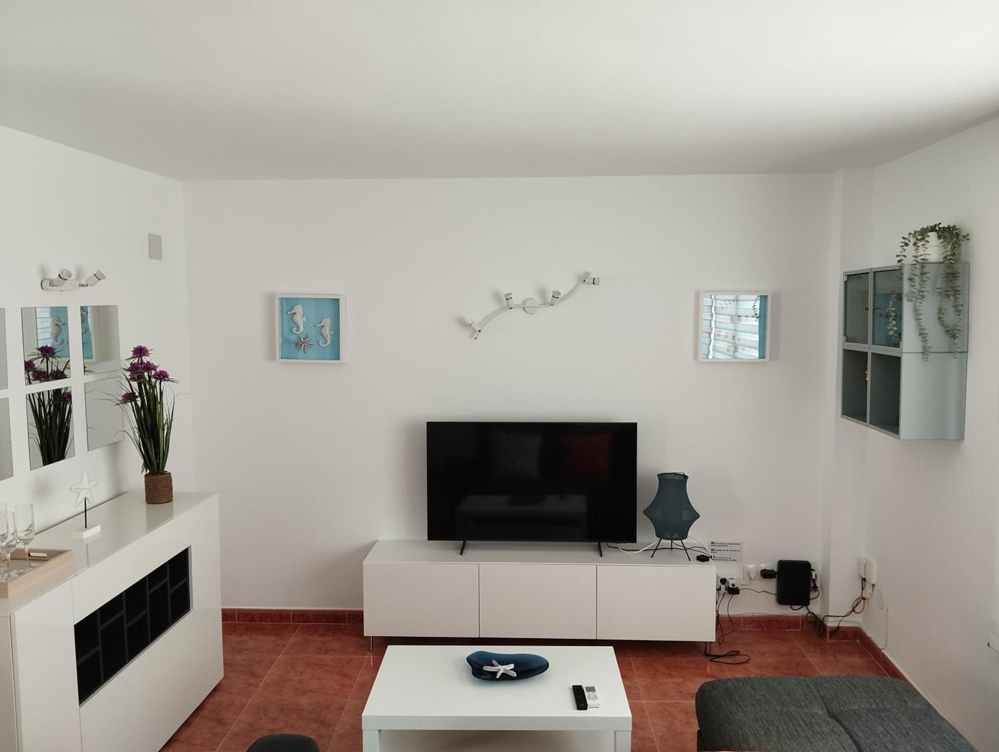 Lidia Planta 1, La Carihuela 1ª Linea Playa, Vistas Mar, 1 Dormitorio, 52 M2, 1-3 Huesped, Amplio Balcon, Wifi * Torremolinos