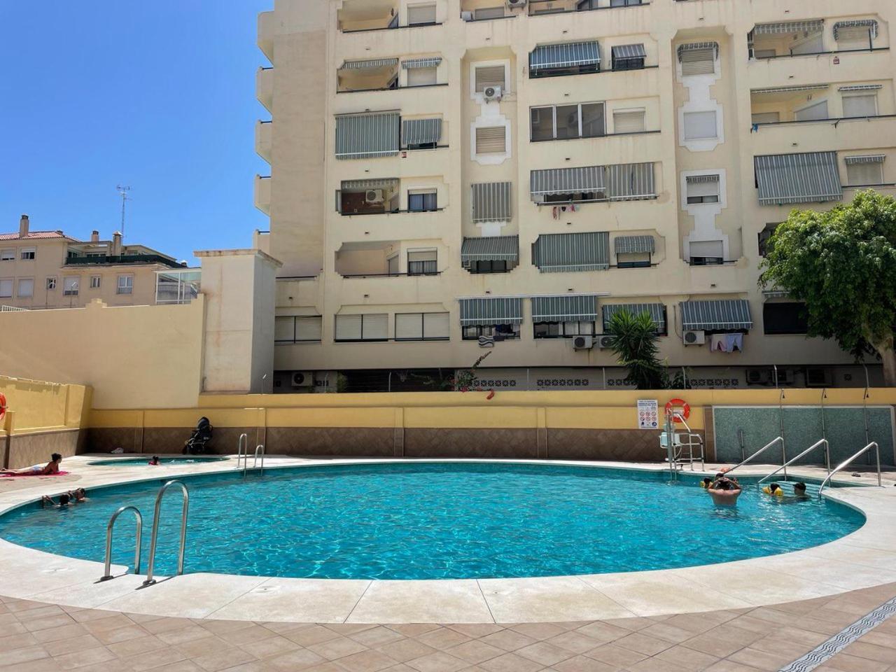Cozy Palmeras - Wifi, Ac, Pool Apartment