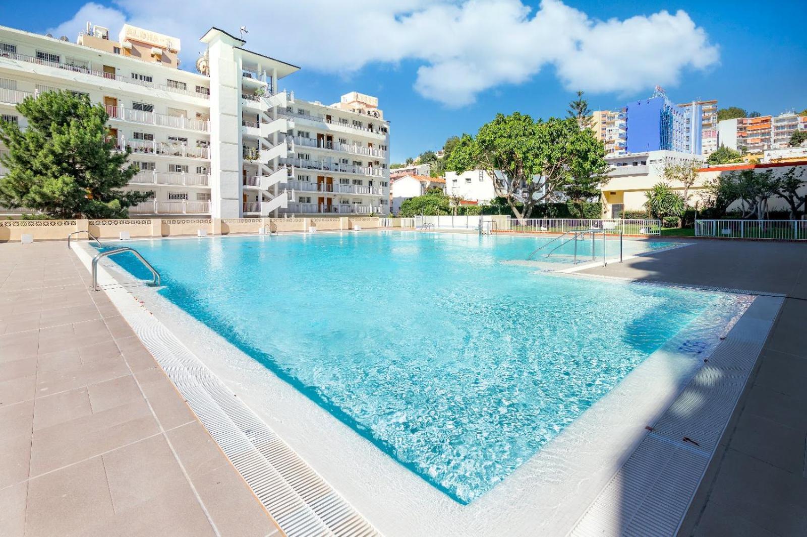Apartment Carihuela Nucleo Cristal 2 *