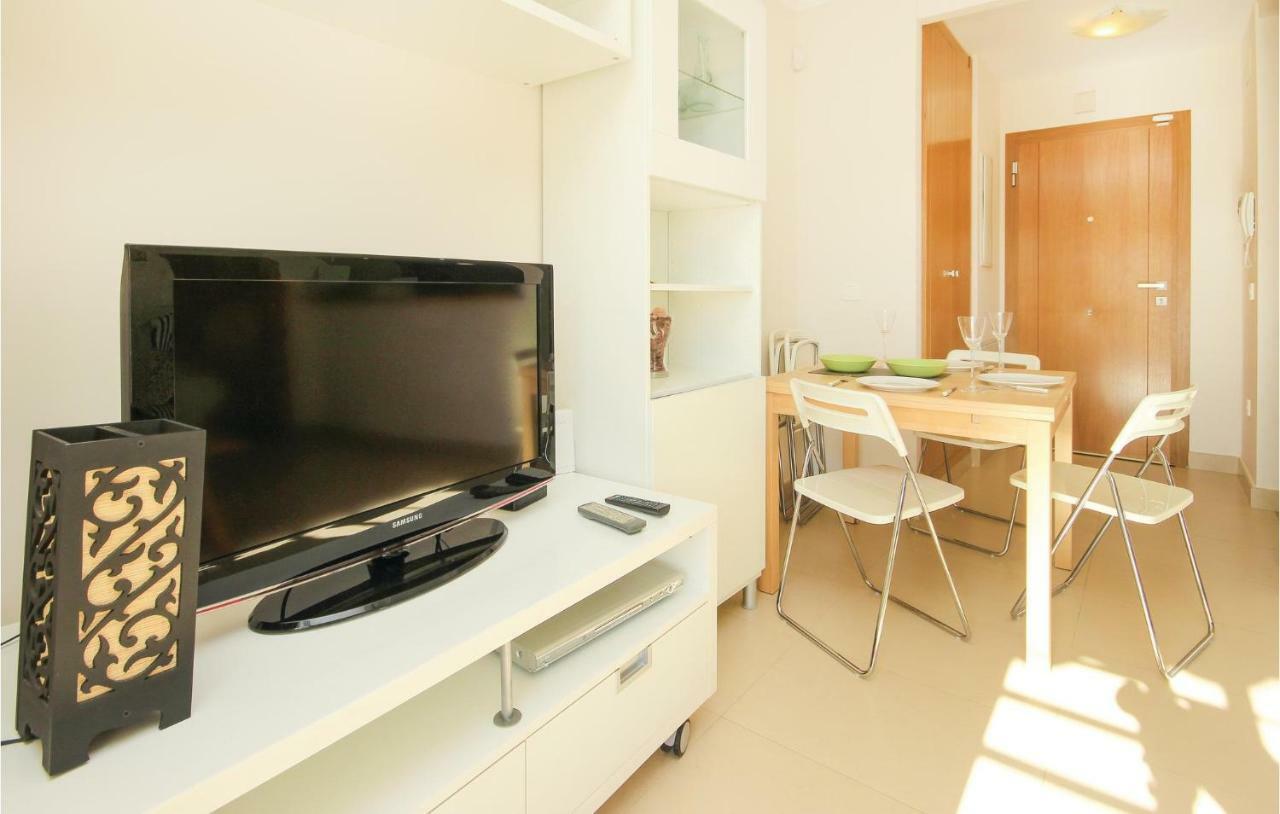 One-bedroom In Apartment *