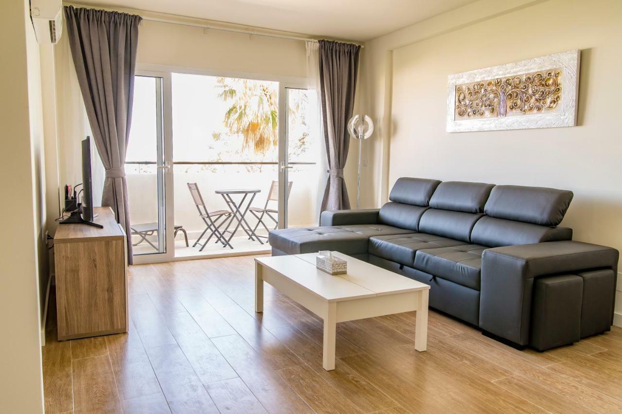 Apartment New Near The & Train Station In Club Playa Flores *