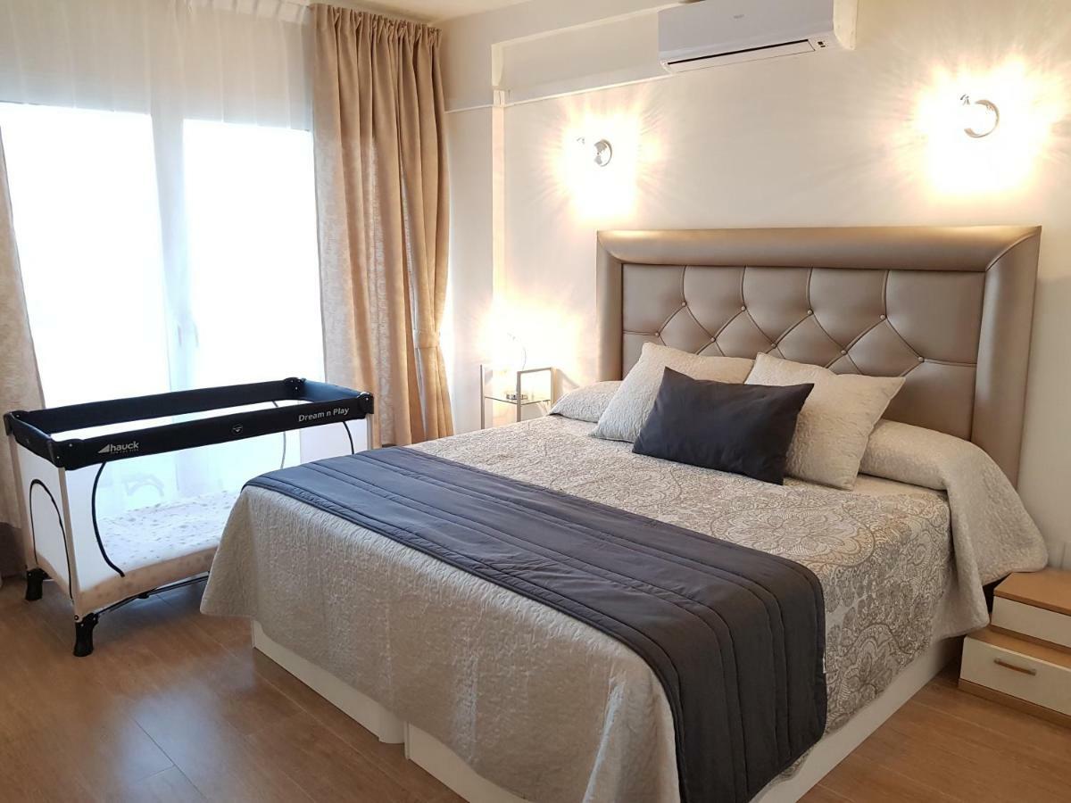New Near The & Train Station In Club Playa Flores Apartment