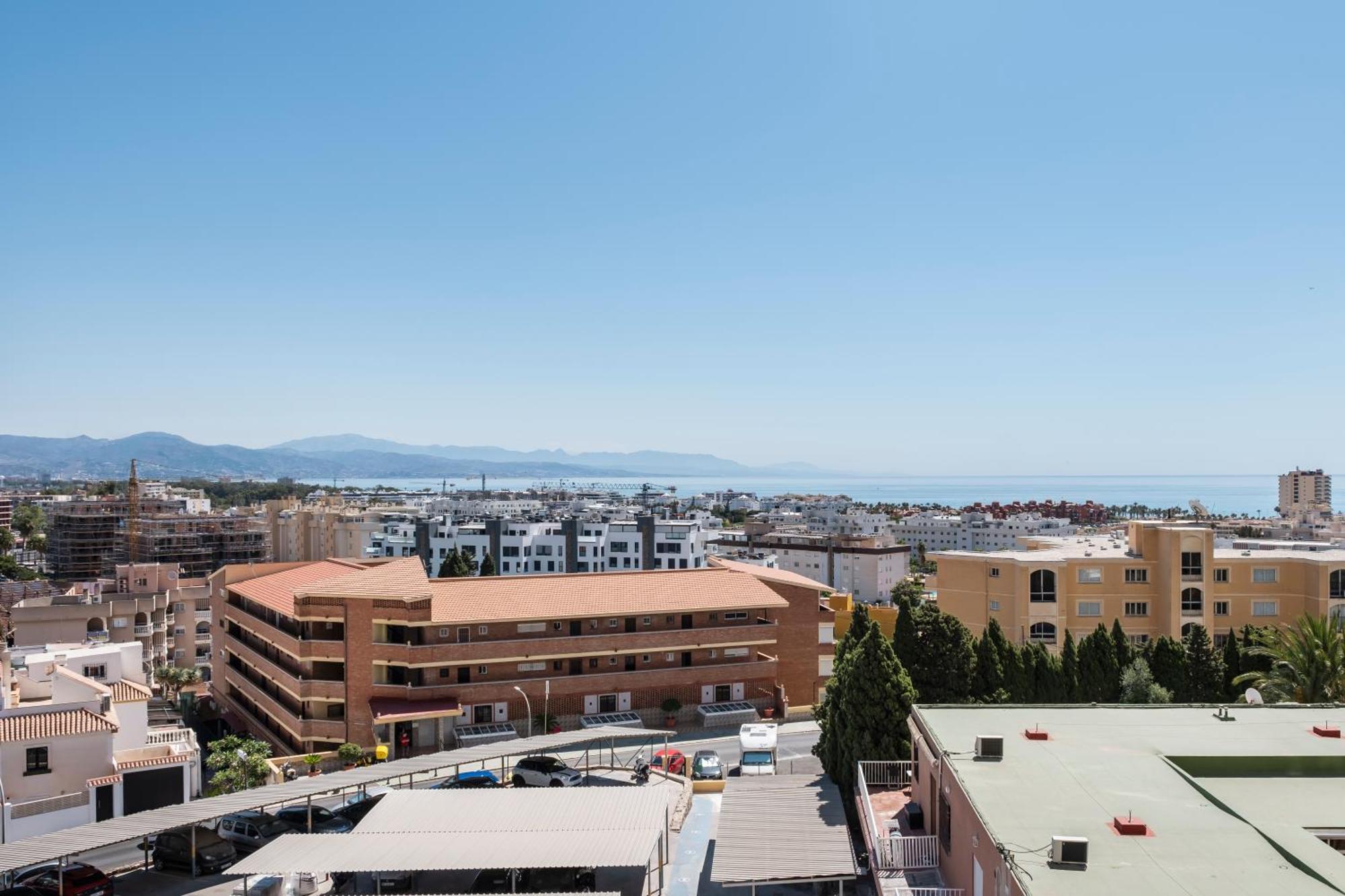 Apartment Col3 - Wifi, Smart Tv, Piscina, 900 Metros Playa, La Colina Torremolinos
