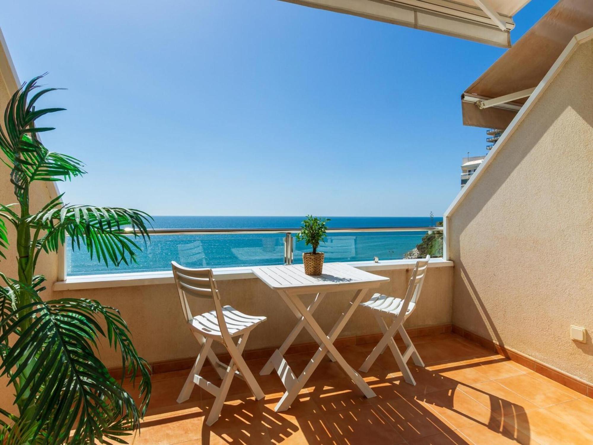 Beachfront For 3 Persons Apartment *