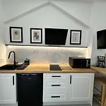 Alpu - Recien Reformado, Wifi, Centro Ciudad, Playa A 10 Minutos, Smart Tv