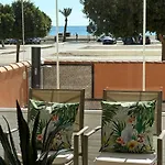 Chalet Con Piscina En Primera Linea De Playa