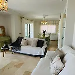 Chalet Con Piscina En Primera Linea De Playa