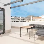 Seaview House With Rooftop Pool, Game Room, Parking Rems