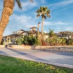 Seaview House With Rooftop Pool, Game Room, Parking Rems