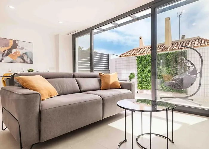 Seaview House With Rooftop Pool, Game Room, Parking Rems