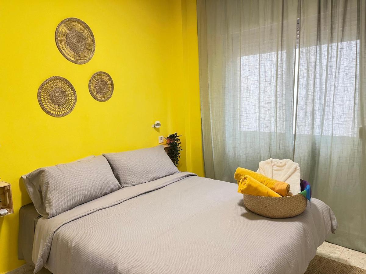 Gay Homestay *