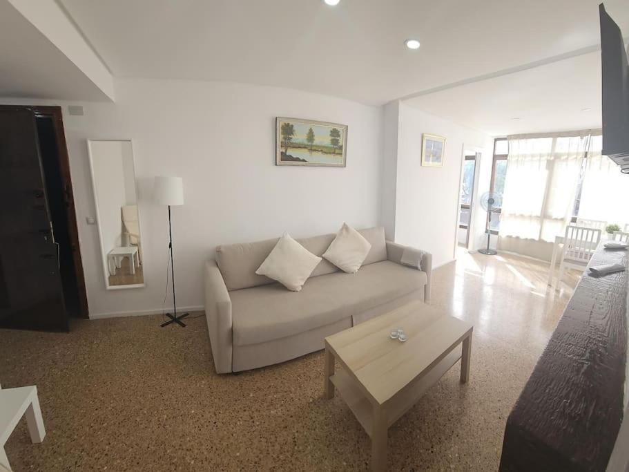 Apartamento Nogalera Rainbow, 2-bedroom With Pool And Parking Torremolinos
