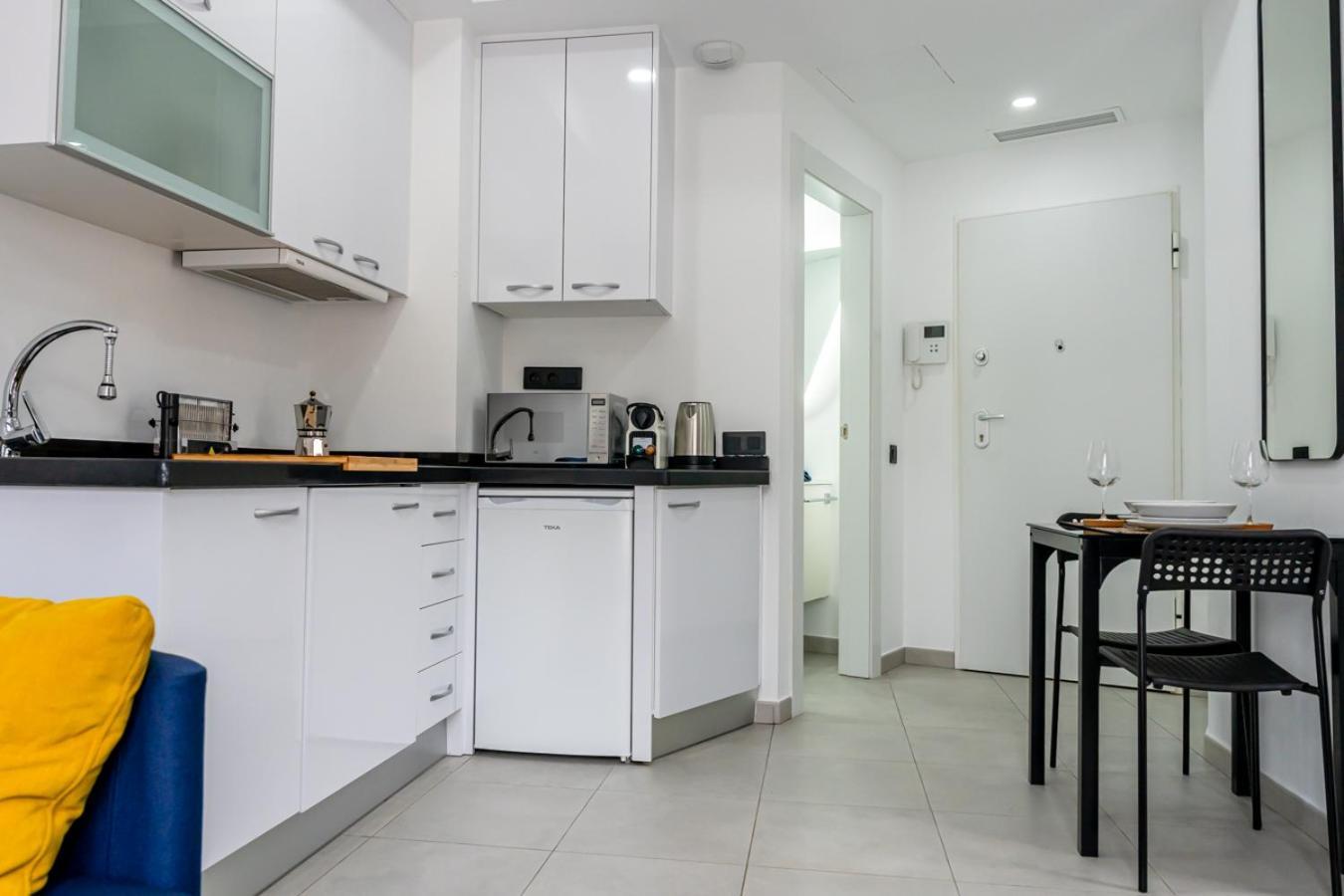 Apartment Modern Wave Escape With Private Parking And Rooftop Pool By Namaste Elite *