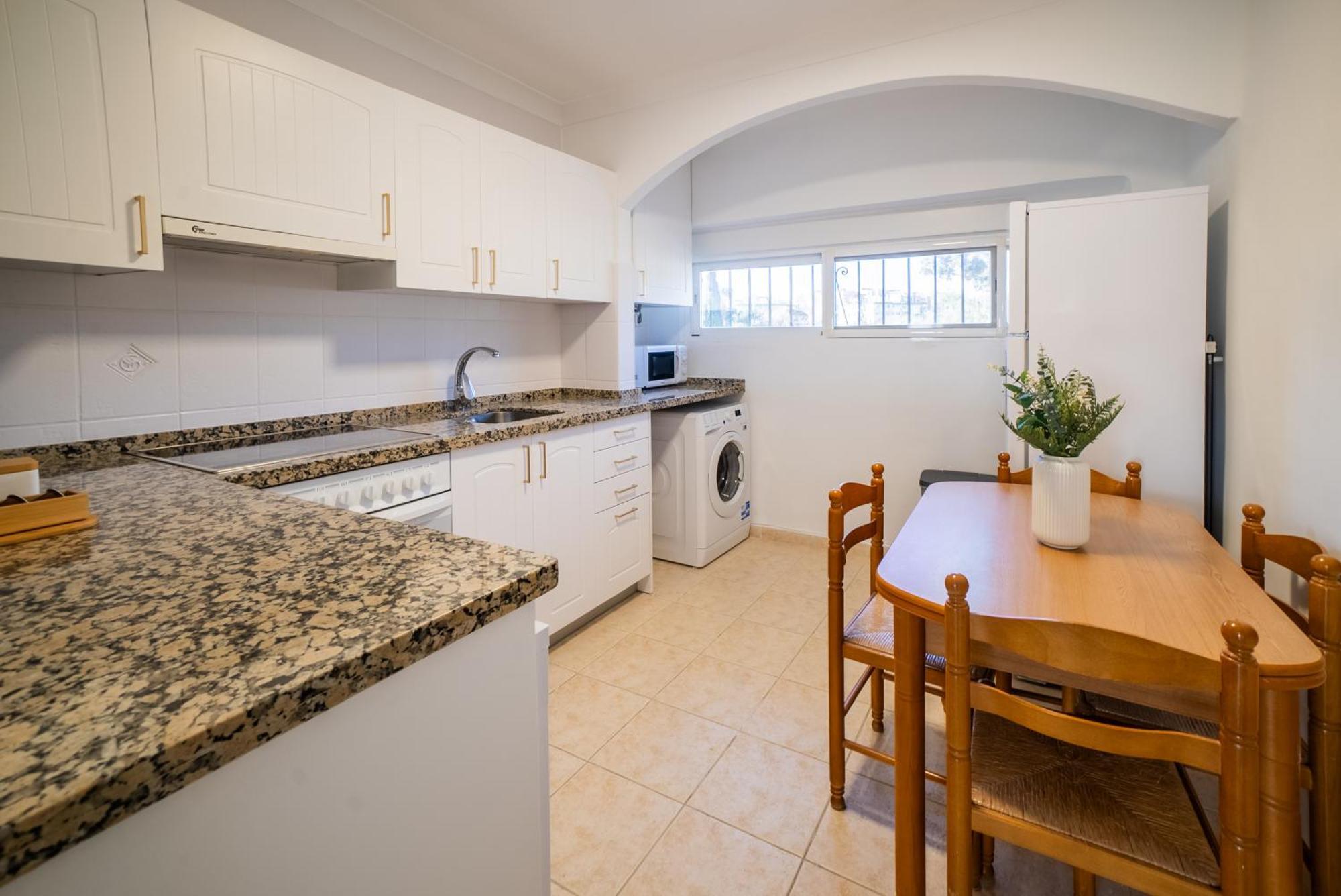 Oasis En Playamar Con Piscina Apartamento