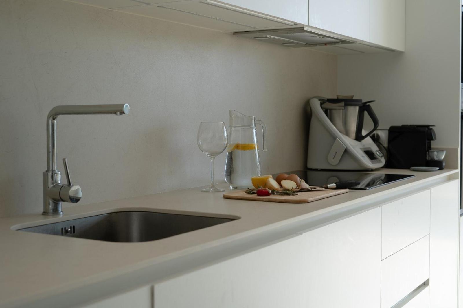 Vivi Homes - Sunset Pool, Sauna, Gym & Apartamento