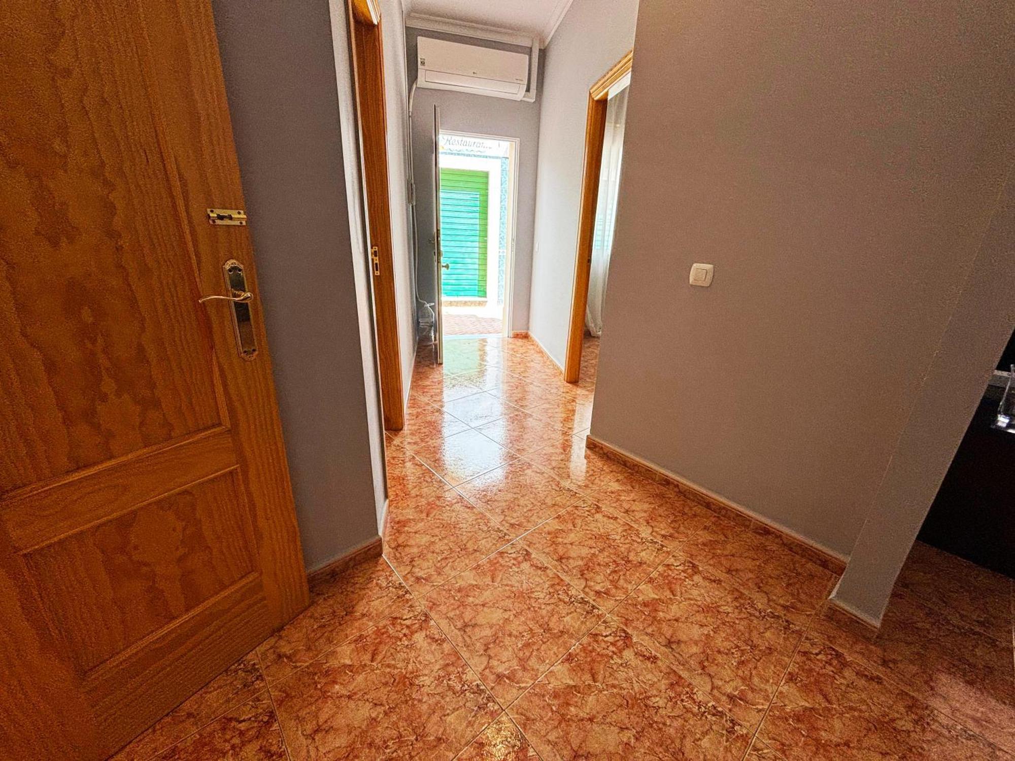 Apartamento Bajbaj - 2 A 100 Metros De La Playa Del Bajondillo, A 300 Metros Del Centro De *