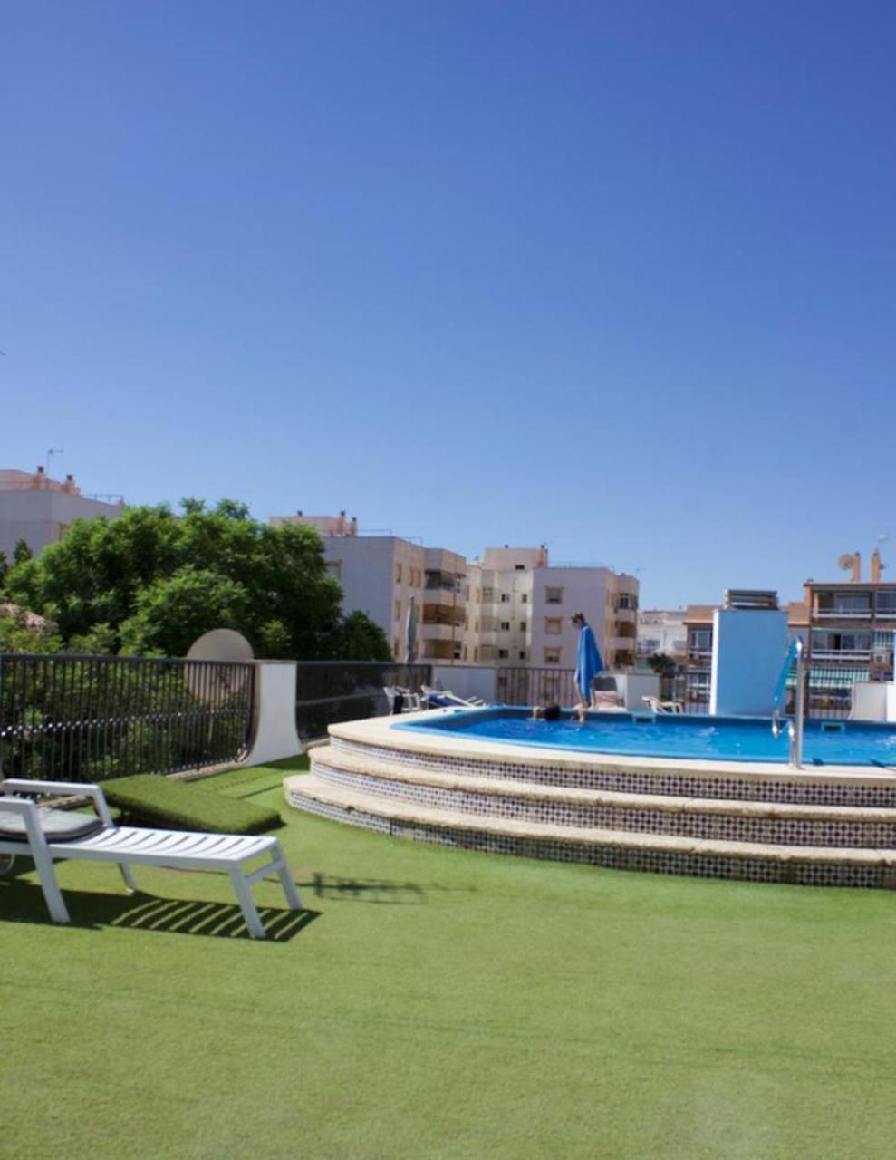 Apartment Centrally Located South Facing With Pool