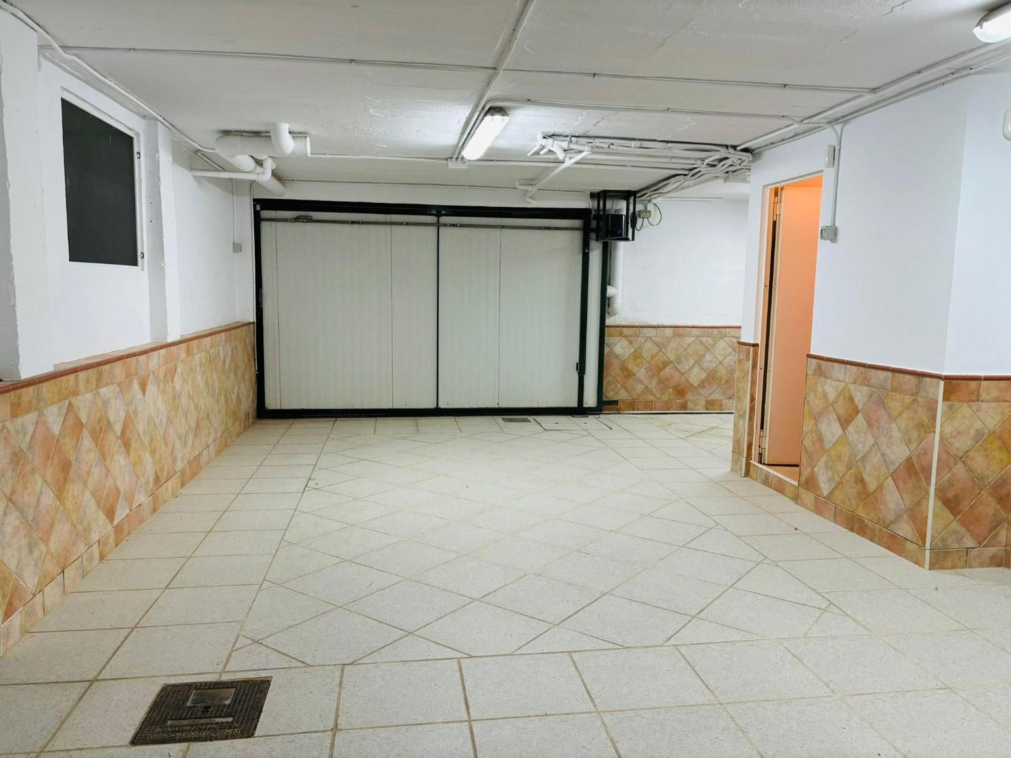 Chalet Con Piscina En Primera Linea De Playa Torremolinos