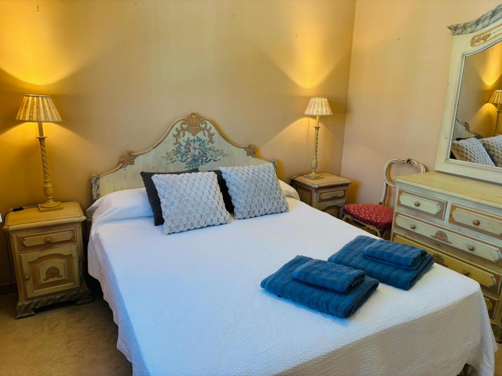 Chalet Con Piscina En Primera Linea De Playa *