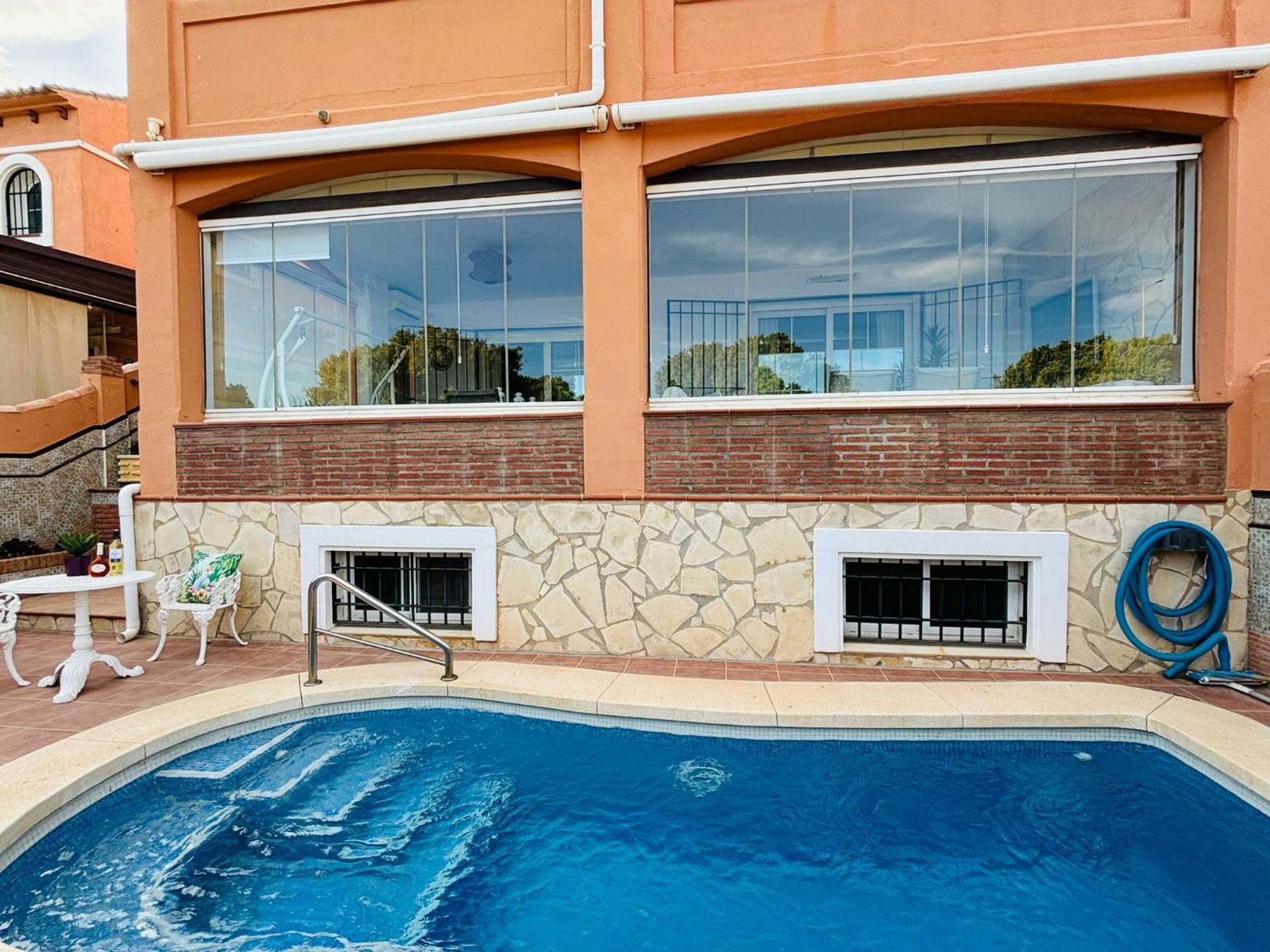Chalet Chalet Con Piscina En Primera Linea De Playa *