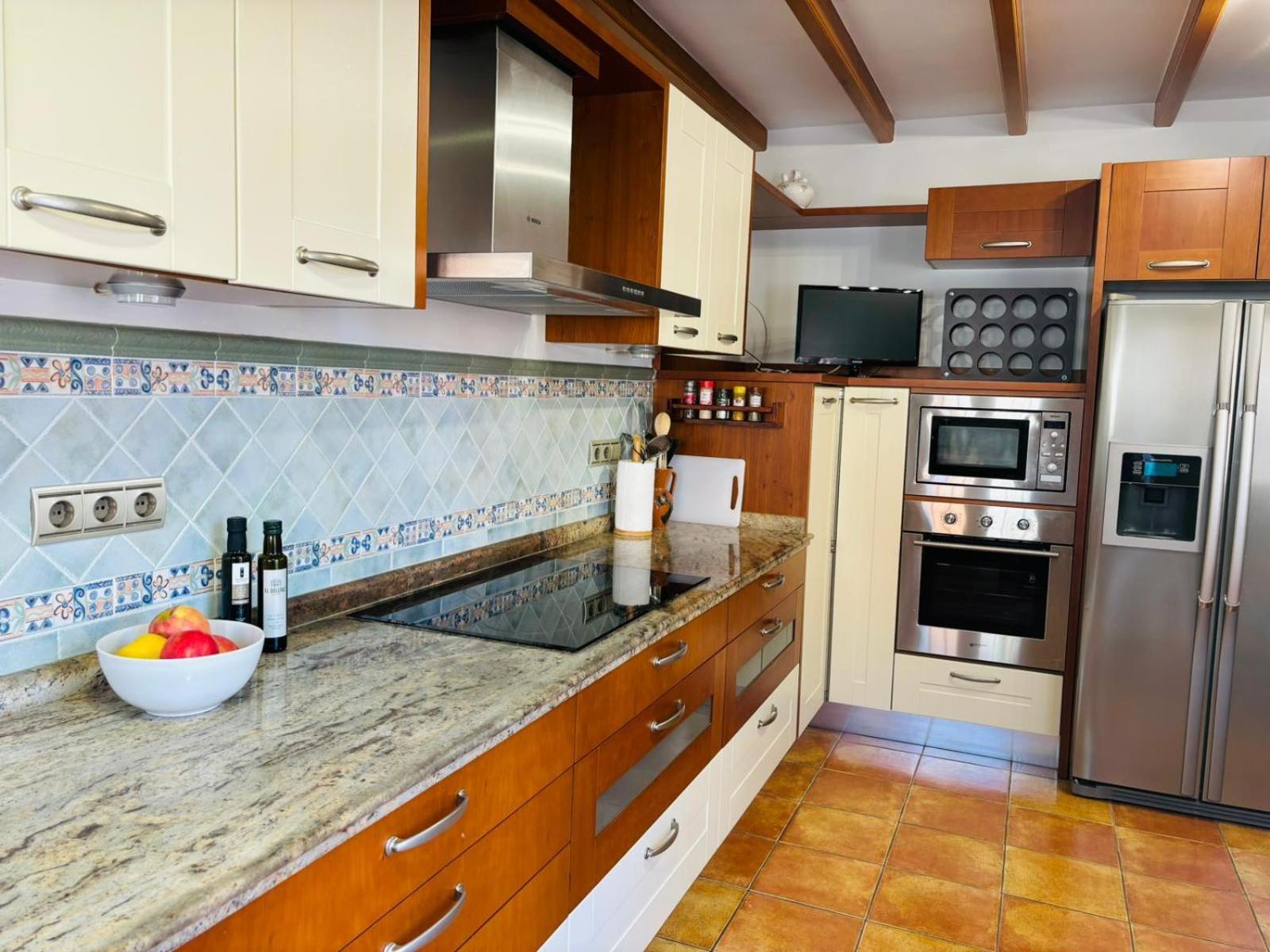Chalet Con Piscina En Primera Linea De Playa * Torremolinos