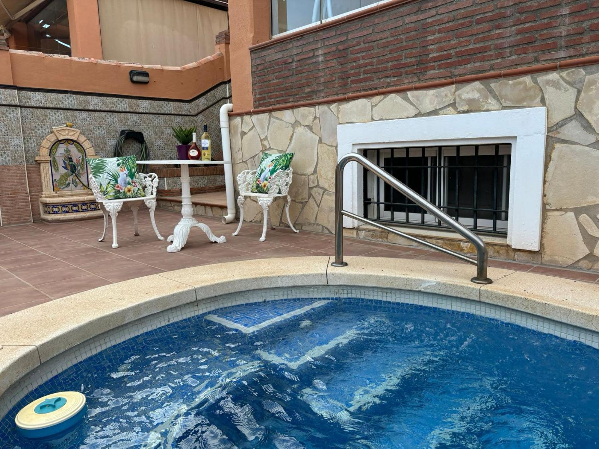 Chalet Con Piscina En Primera Linea De Playa Chalet *