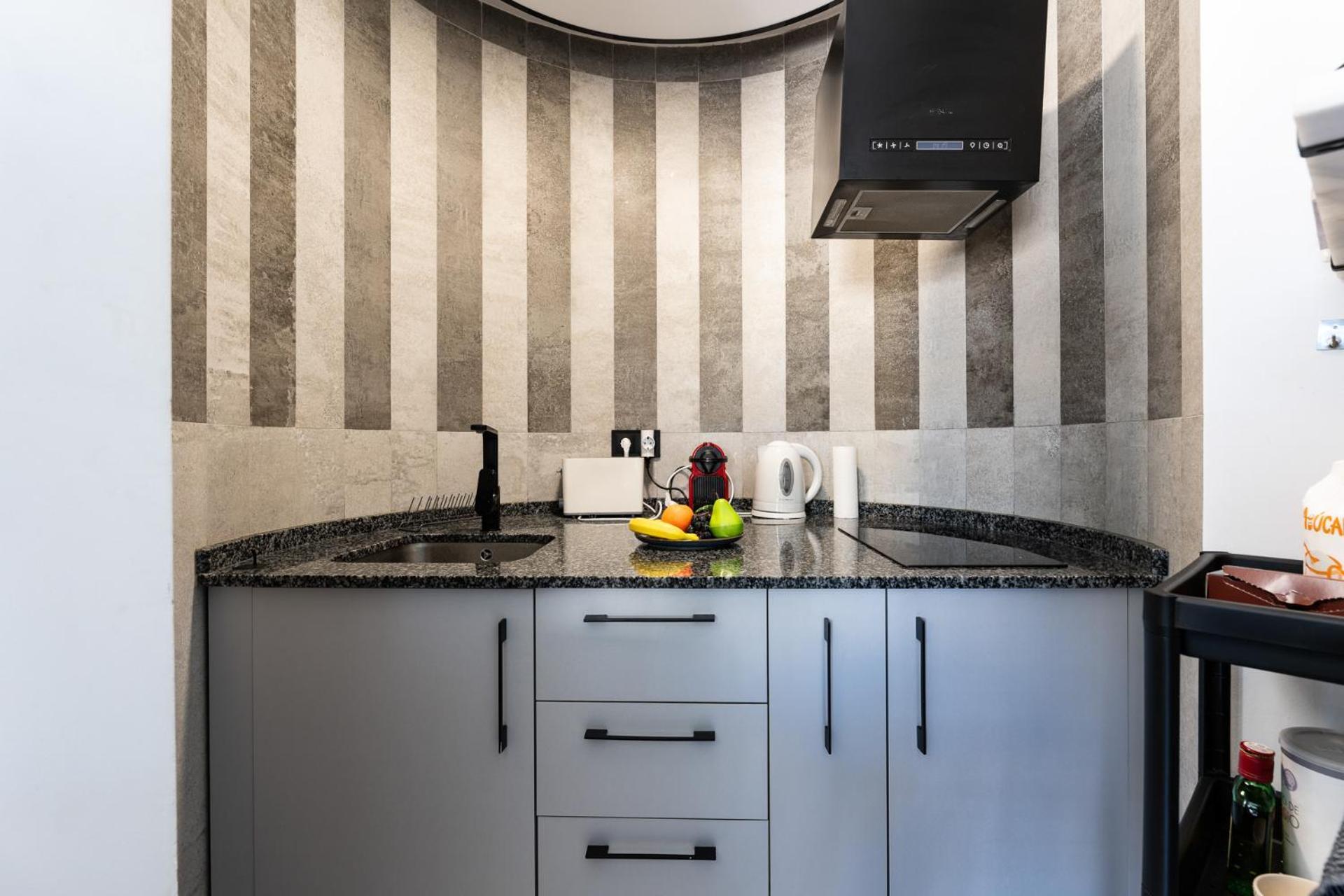 Ct 352 - Faro's Towers 1 - Walking Distance To Everything Apartamento *