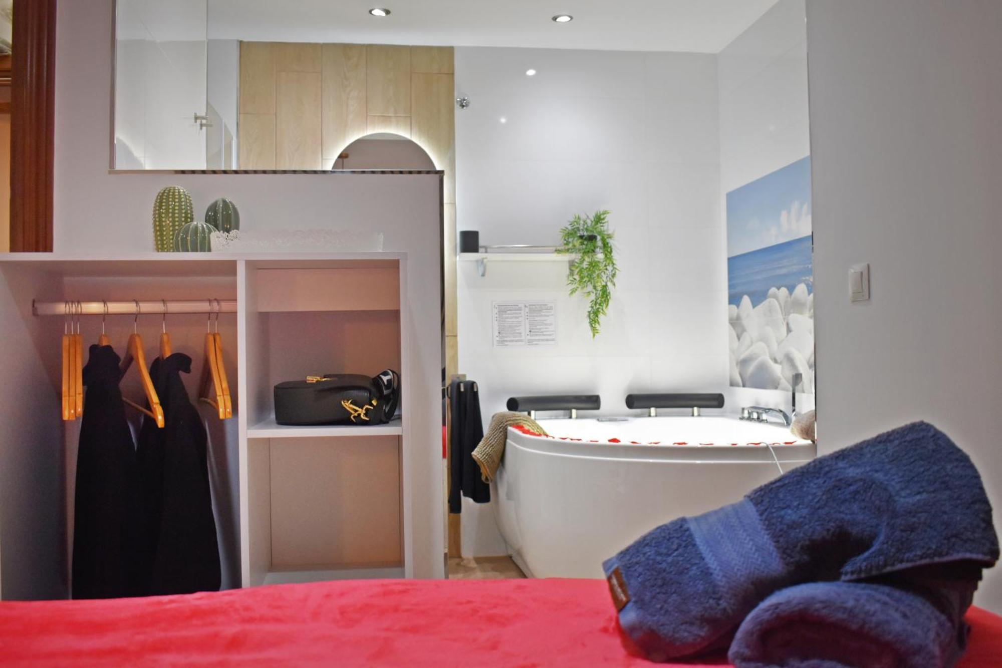 With Jacuzzi En Torremolinos, Garipolo 1 Torremolinos
