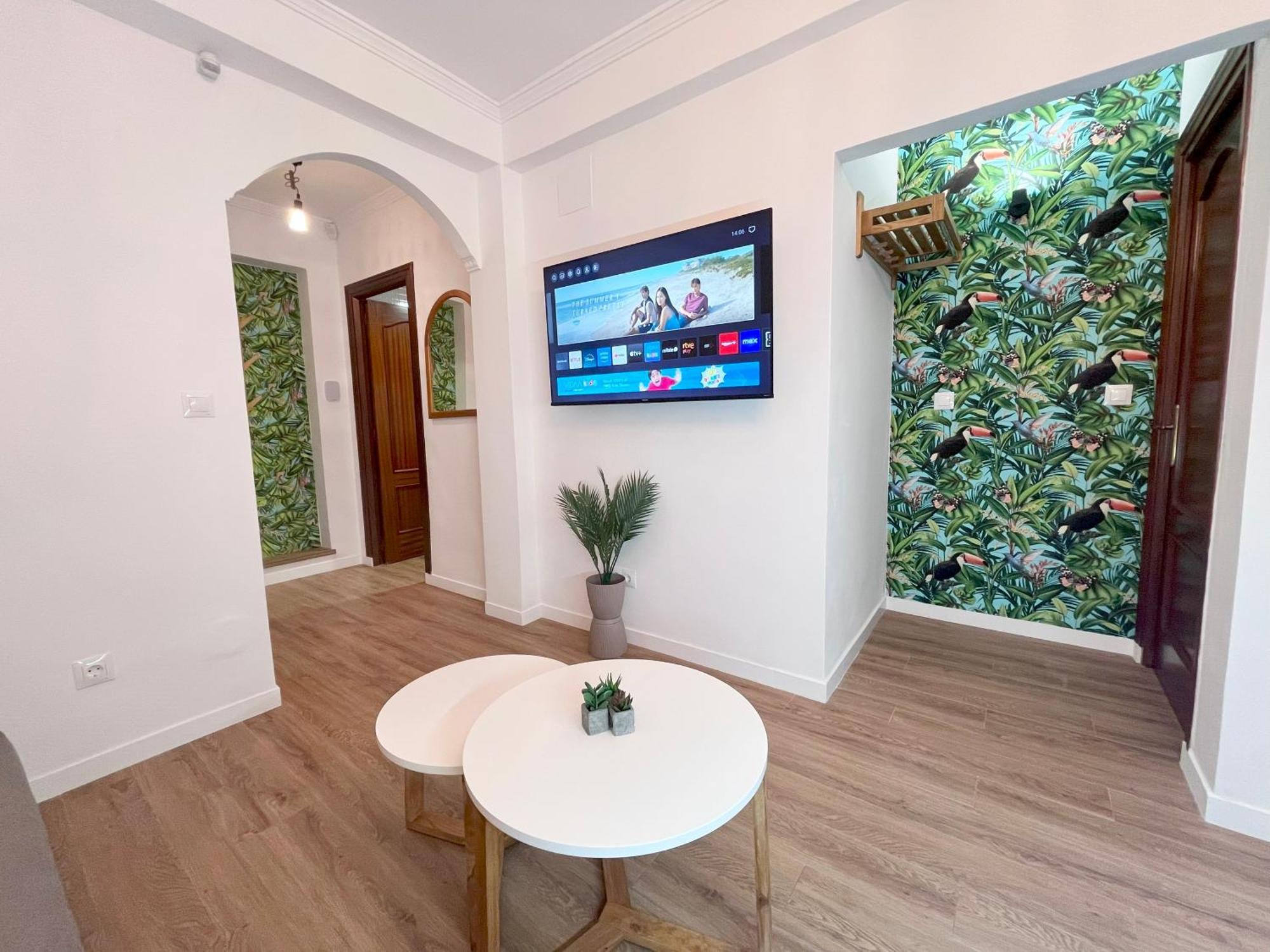 With Jacuzzi En Torremolinos, Garipolo 1 Apartment *