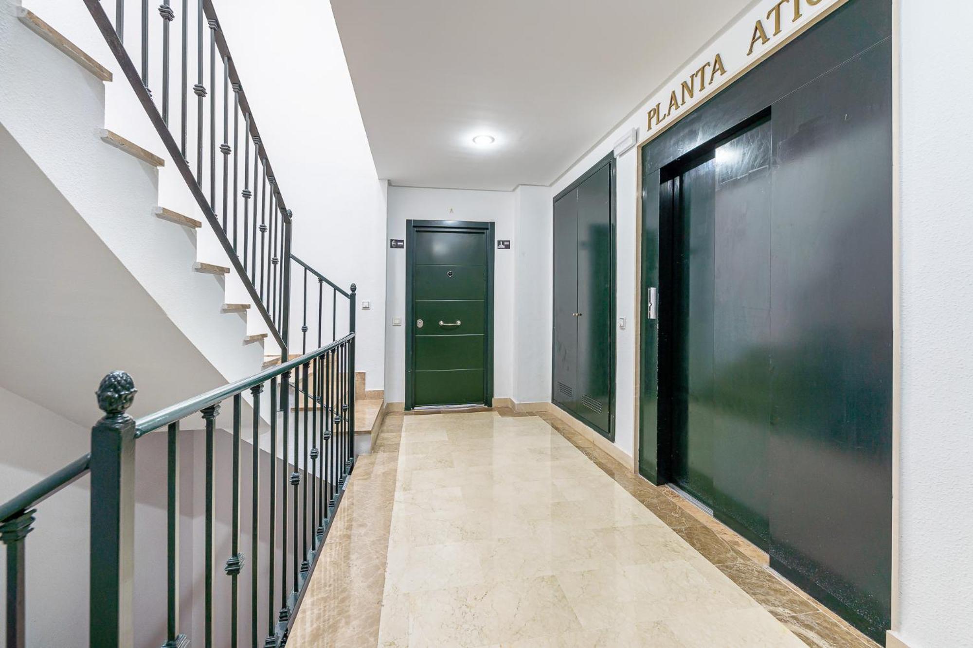 Apartamento With Terrace Attic Views *