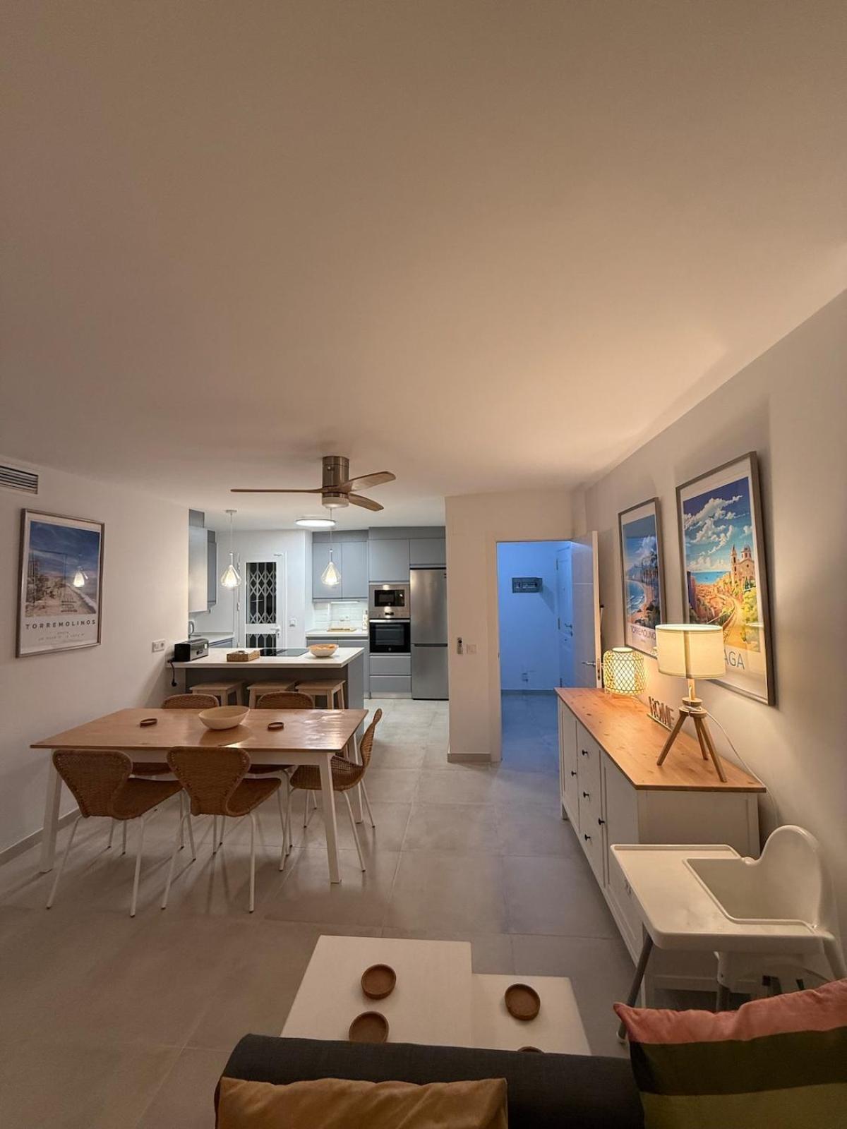 Comfortable Spacious Flat Near Station Apartamento Torremolinos