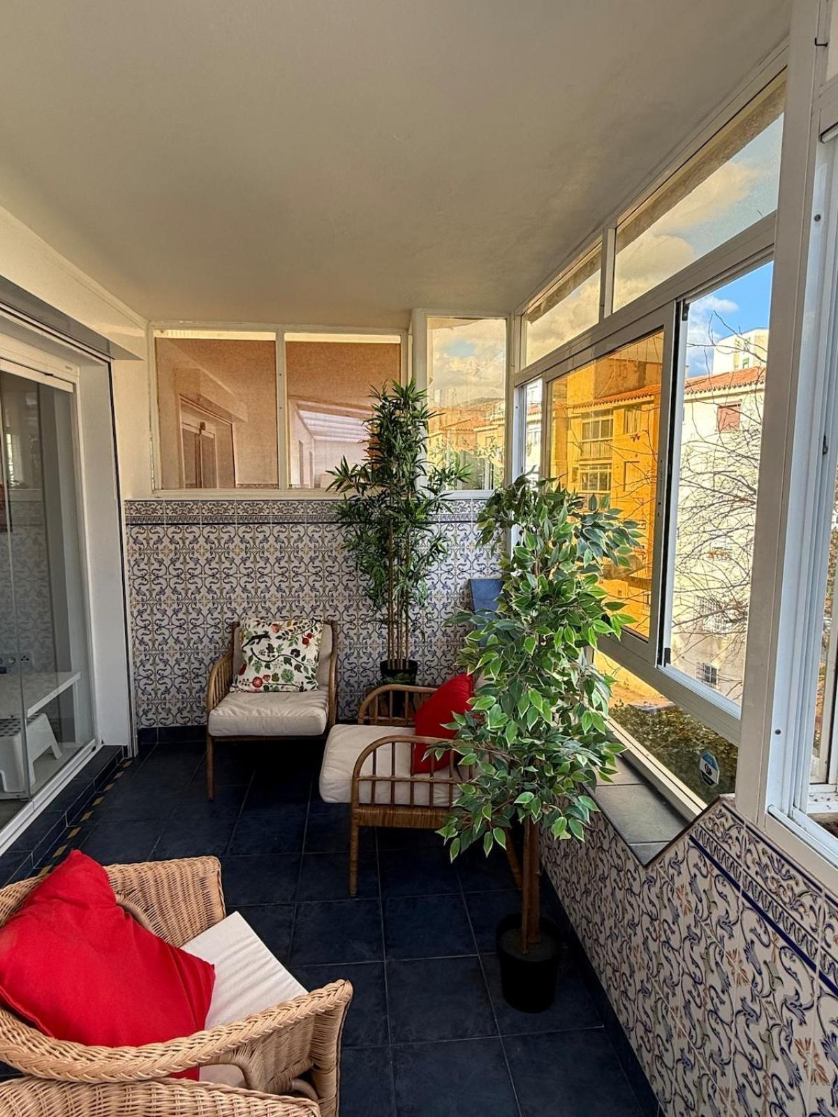Comfortable Spacious Flat Near Station Apartamento