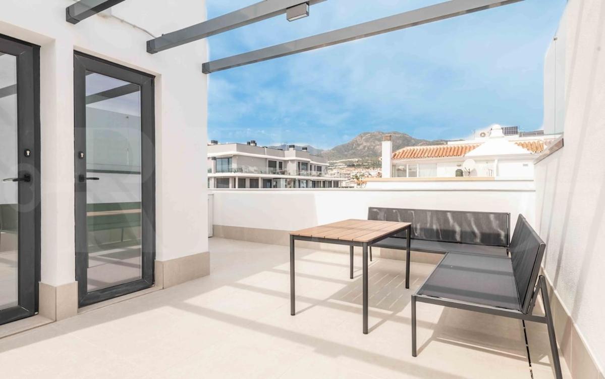 Seaview House With Rooftop Pool, Game Room, Parking Rems *
