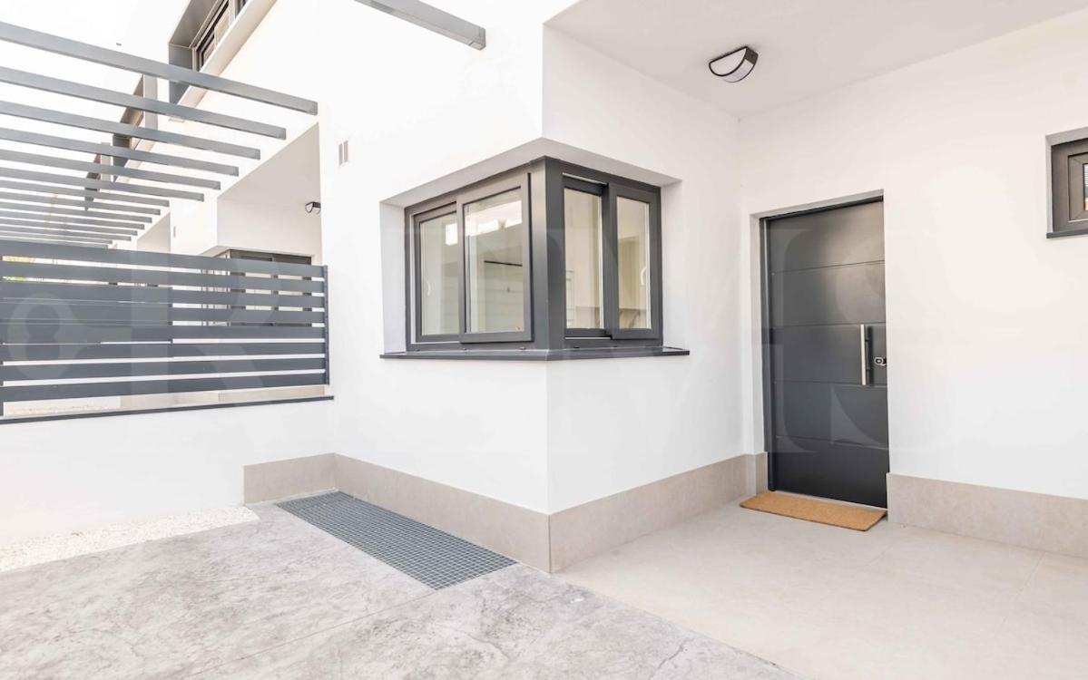 Сasa de vacaciones Seaview House With Rooftop Pool, Game Room, Parking Rems Torremolinos