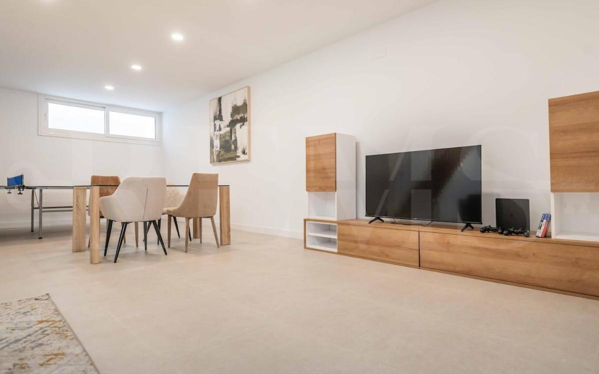 Seaview House With Rooftop Pool, Game Room, Parking Rems Сasa de vacaciones *