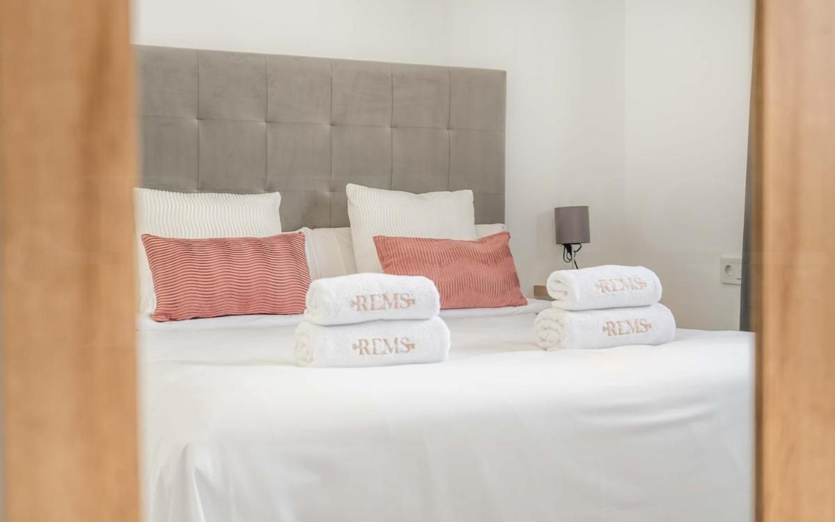 Seaview House With Rooftop Pool, Game Room, Parking Rems Torremolinos